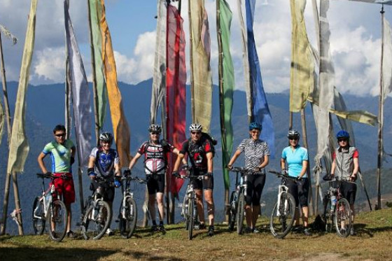 BHUTAN. tour delle Valli sacre su 2 ruote - Bike tour