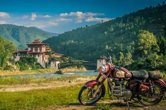 BHUTAN - "ENTER THE DRAGON TOUR" - tour in moto